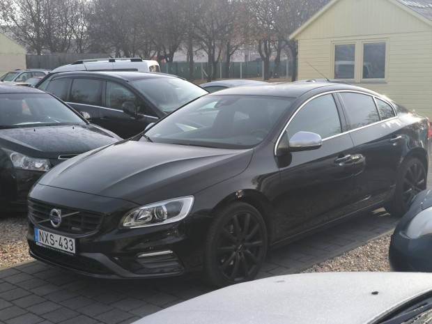 Volvo S60 2.0 D [D3] R-Design Momentum Geartronic